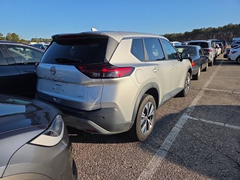 Used 2022 Nissan Rogue SV image 7