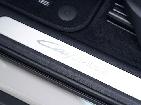 New 2026 Porsche Cayenne Coupe image 14