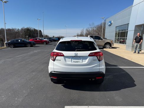 Used 2017 Honda HR-V EX image 7