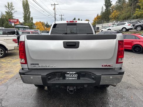 Used 2010 GMC Sierra 2500 SLT image 3