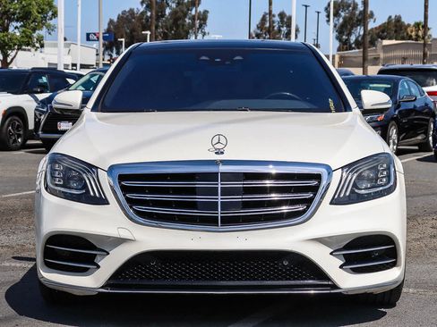 Used 2019 Mercedes-Benz S 560 Sedan image 2