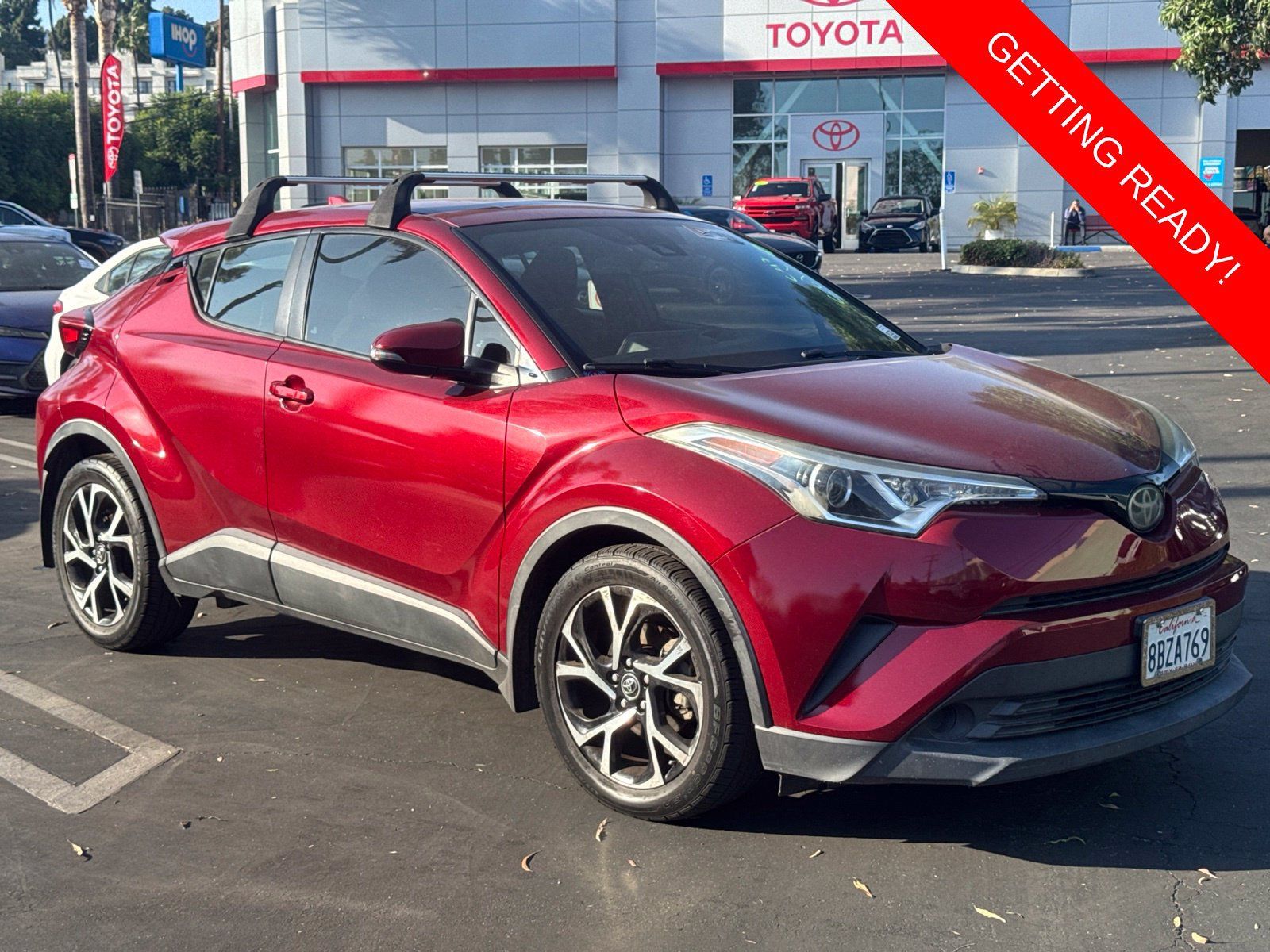 Used 2018 Toyota C-HR XLE FWD image 1