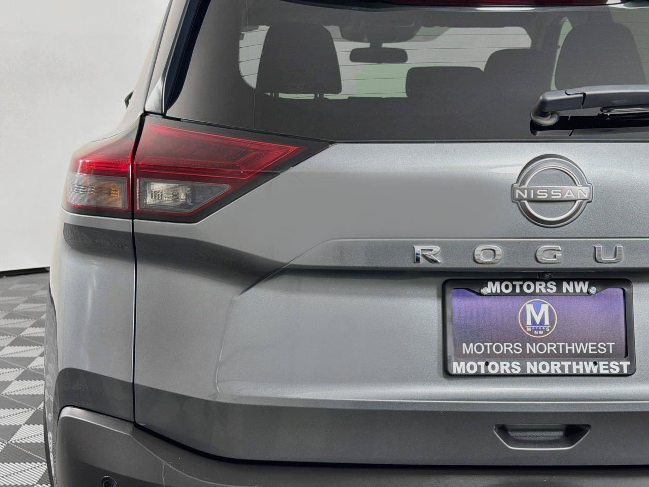Used 2023 Nissan Rogue S AWD/4WD image 22