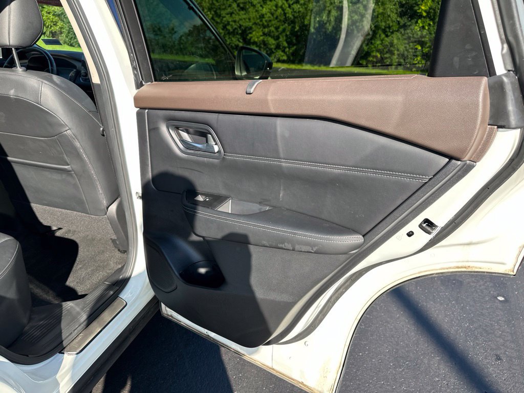 Used 2023 Nissan Rogue SL w/ SL Premium Package AWD/4WD image 17