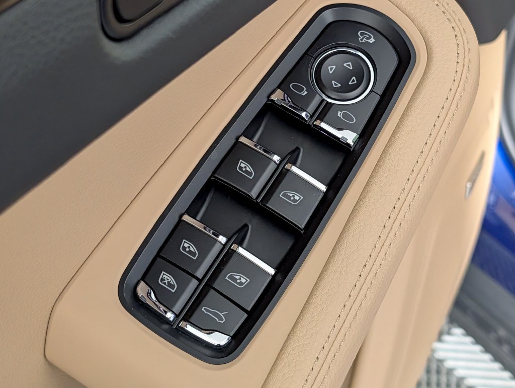 New 2026 Porsche Macan AWD/4WD image 27