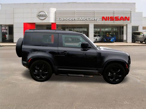 Used 2025 Land Rover Defender 90 S image 2