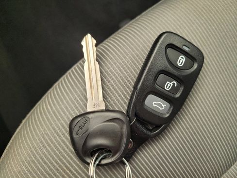 Used 2018 Hyundai Elantra SEL FWD image 32