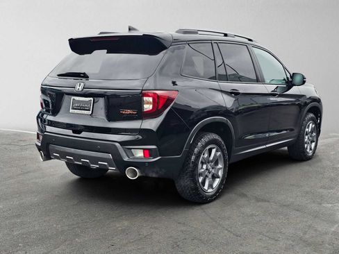 Used 2025 Honda Passport TrailSport image 3