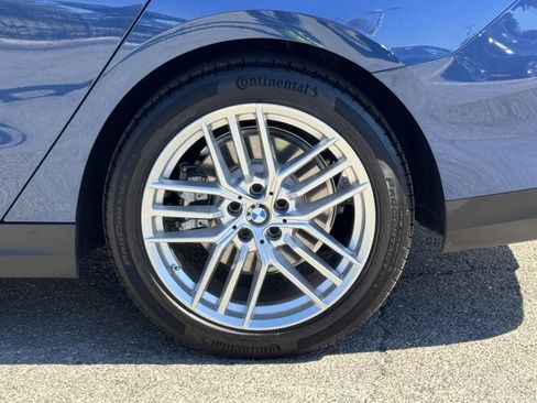 Used 2025 BMW 530i w/ Premium Package image 17