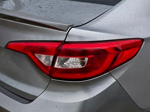 Used 2015 Hyundai Sonata SE FWD image 7