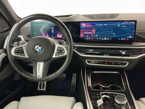 Certified 2024 BMW X7 xDrive40i w/ M Sport Package AWD/4WD image 9