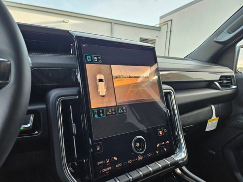 New 2026 GMC Yukon Elevation image 17