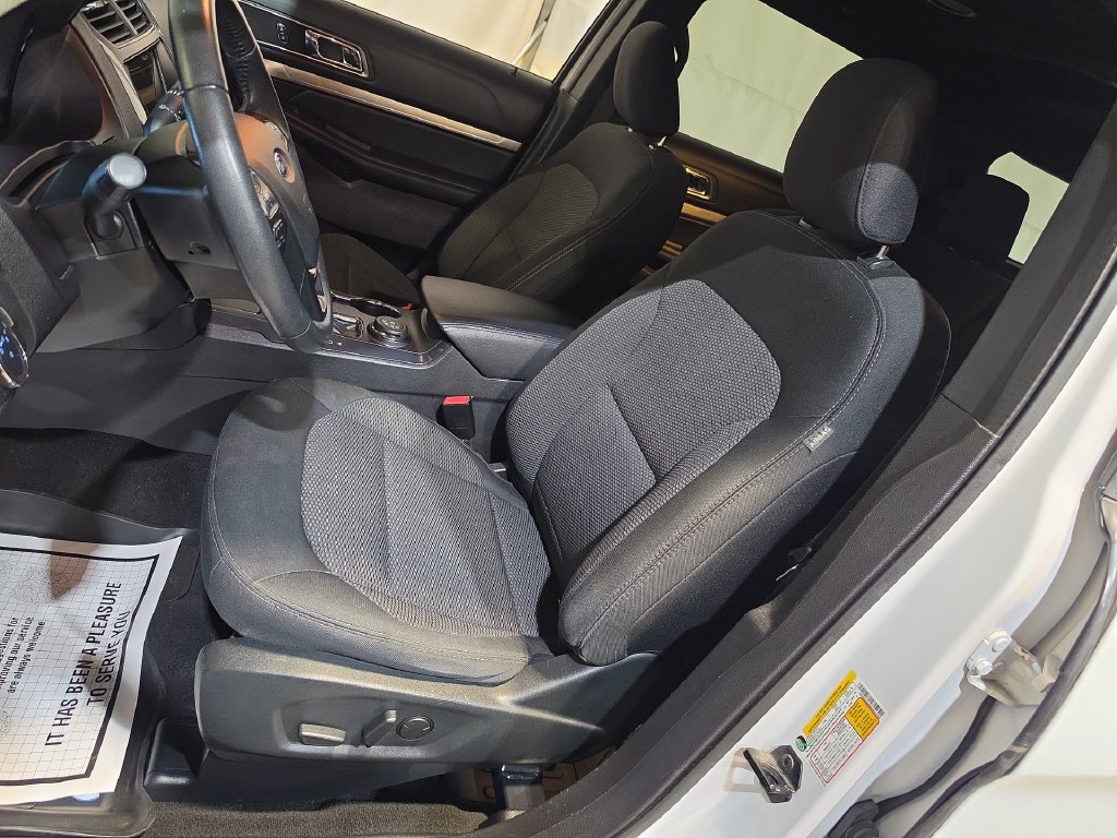 Used 2019 Ford Explorer XLT AWD/4WD image 13
