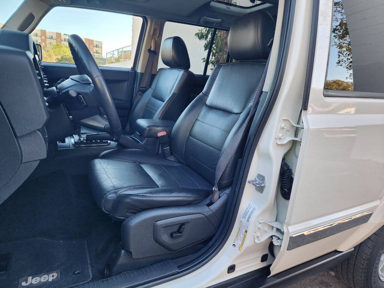 Used 2010 Jeep Commander Sport w/ Sun/Sound Group RWD image 12