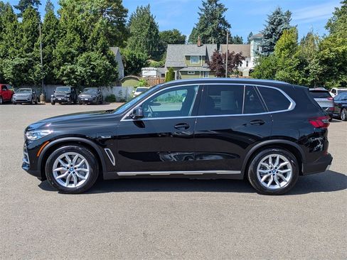 Used 2022 BMW X5 xDrive45e w/ Executive Package image 2