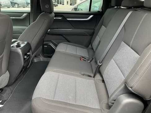 New 2025 GMC Acadia Elevation image 13