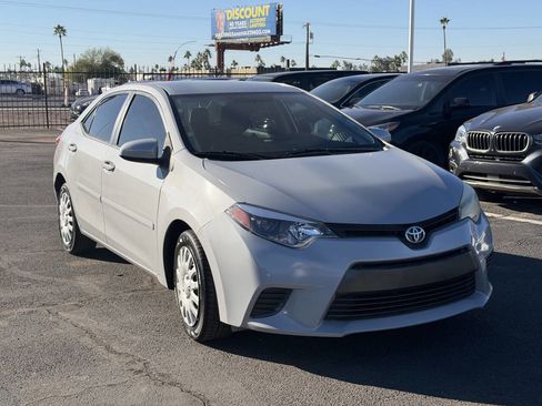 Used 2015 Toyota Corolla LE image 4