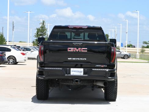 Used 2024 GMC Sierra 2500 AT4X AWD/4WD image 8