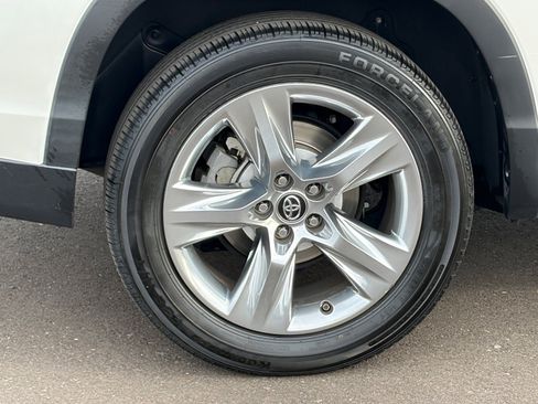 Used 2019 Toyota Highlander Limited image 10