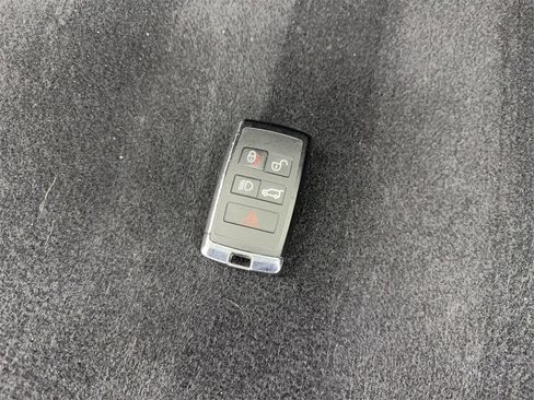 Used 2024 Jaguar F-PACE R-Dynamic S image 77