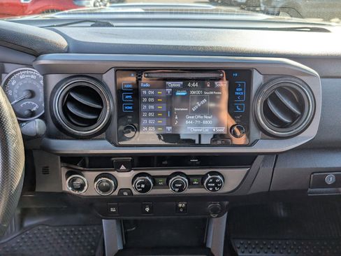 Used 2017 Toyota Tacoma TRD Sport w/ Tow Package image 16