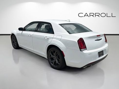 Used 2023 Chrysler 300 Touring w/ Sport Appearance Package RWD image 5