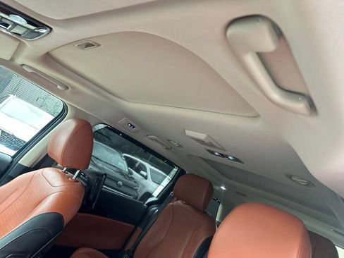 Used 2024 Kia Carnival SX Prestige FWD image 12