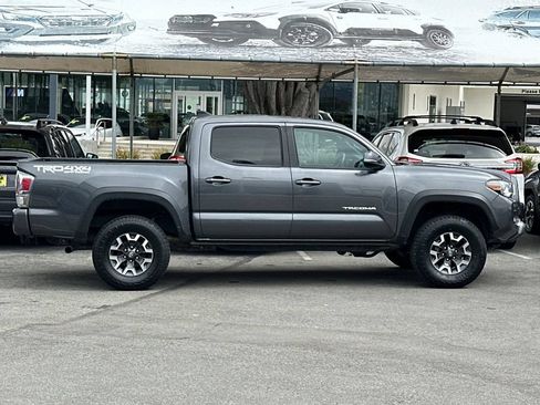Used 2021 Toyota Tacoma TRD Off-Road w/ Technology Package AWD/4WD image 3