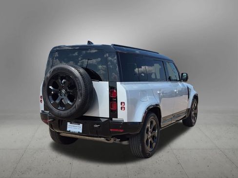 Used 2024 Land Rover Defender 110 X-Dynamic SE AWD/4WD image 6