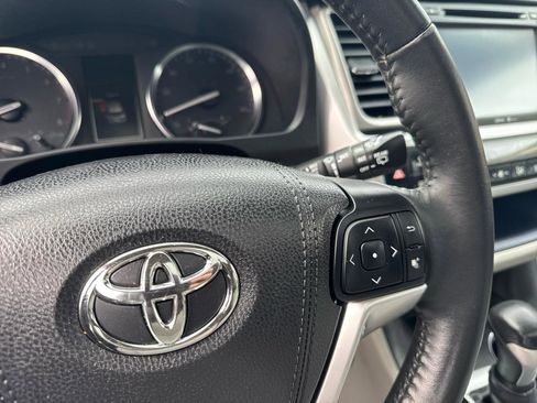 Used 2015 Toyota Highlander XLE AWD/4WD image 33