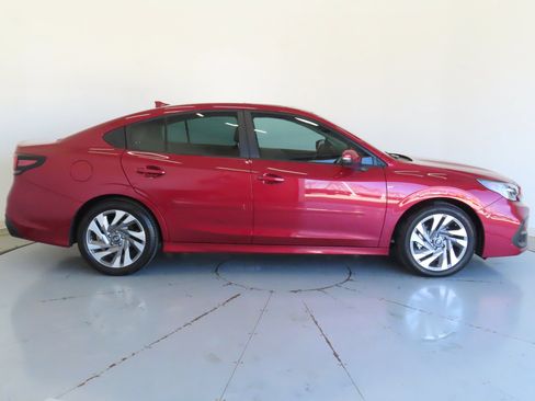 Used 2025 Subaru Legacy Limited AWD/4WD image 2