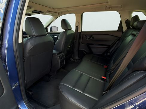Used 2023 Nissan Rogue SL FWD image 17