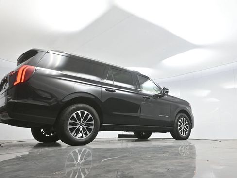 Used 2025 Ford Expedition Max Platinum AWD/4WD image 68