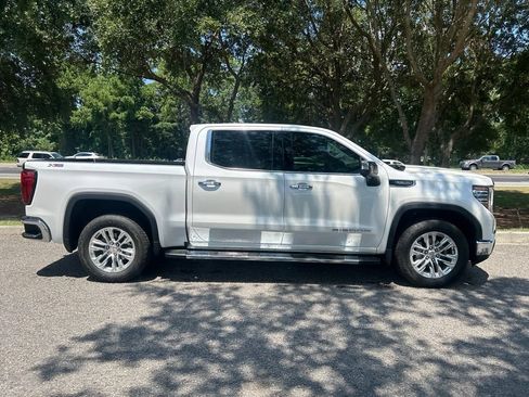 Used 2024 GMC Sierra 1500 SLT w/ SLT Premium Plus Package AWD/4WD image 5