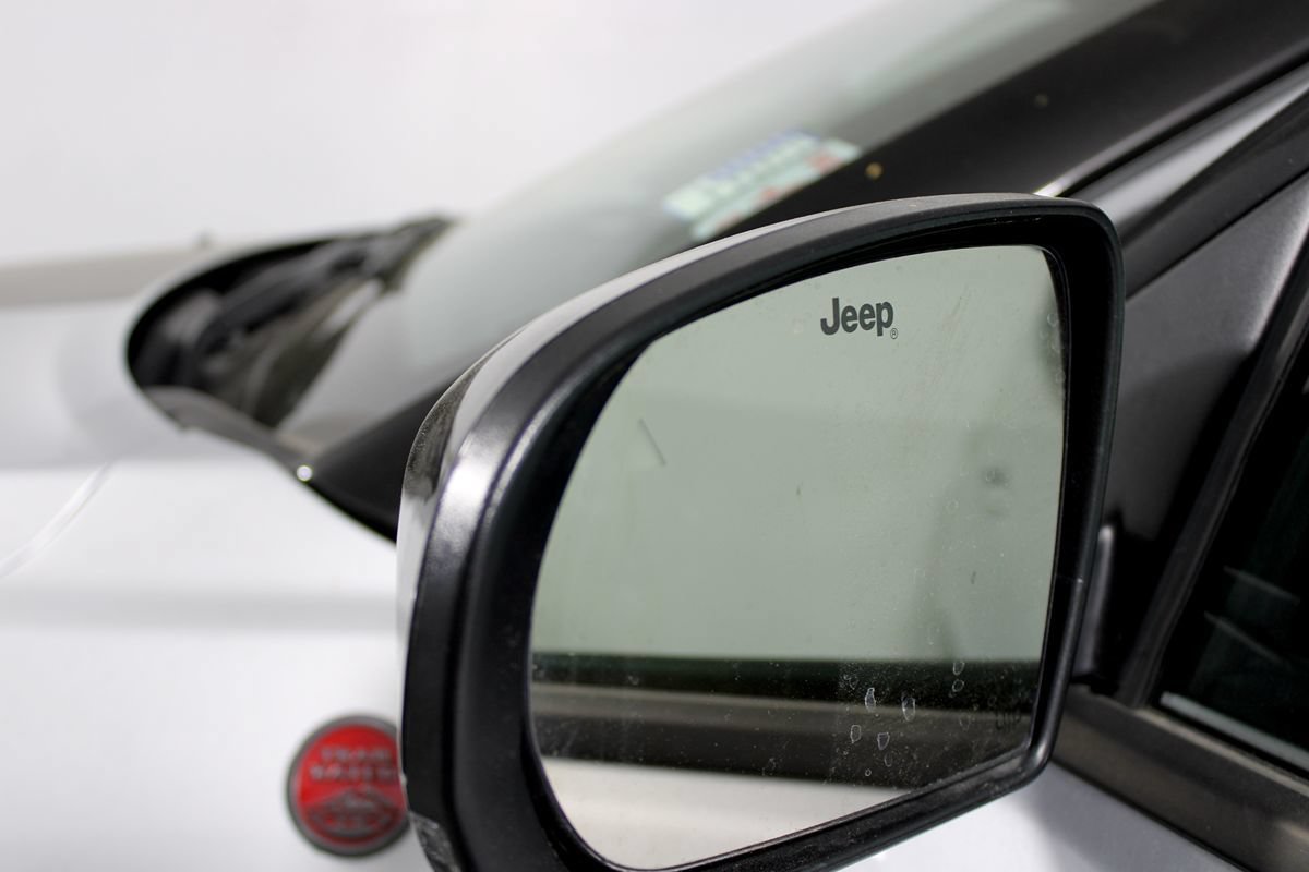 Used 2025 Jeep Compass Trailhawk AWD/4WD image 41