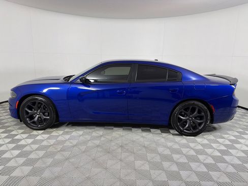 Used 2020 Dodge Charger SXT w/ Blacktop Package image 8