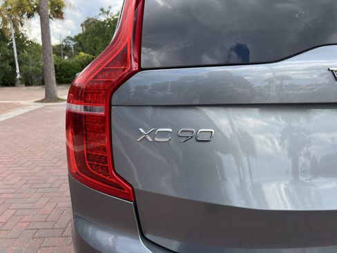 Used 2020 Volvo XC90 T6 Momentum AWD/4WD image 39