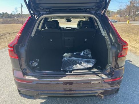 New 2026 Volvo XC60 B5 Plus w/ Protection Package Premier AWD/4WD image 8