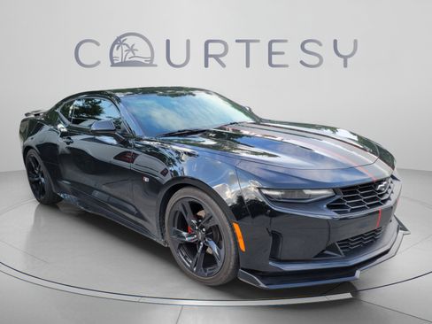 Used 2023 Chevrolet Camaro LT RWD image 4