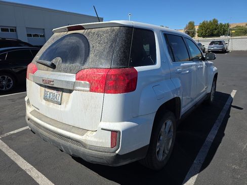 Used 2017 GMC Terrain SLE FWD image 2