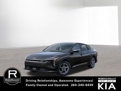 New 2025 Kia K4 LXS