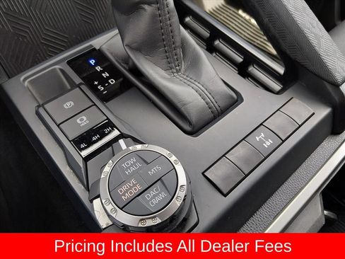 Used 2025 Toyota Tacoma TRD Off-Road AWD/4WD image 17