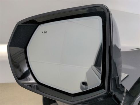 Used 2022 Chevrolet Tahoe Z71 w/ Z71 Off-Road Package image 27