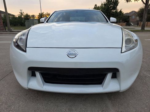 Used 2011 Nissan 370Z Touring image 4