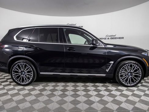 Used 2025 BMW X5 xDrive40i w/ Parking Assistance Package AWD/4WD image 3