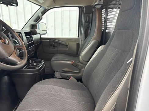 Used 2025 GMC Savana 2500 w/ Driver Convenience Package RWD image 3