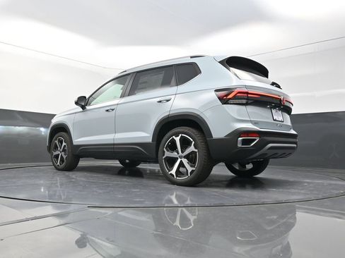 New 2026 Volkswagen Taos SEL image 24