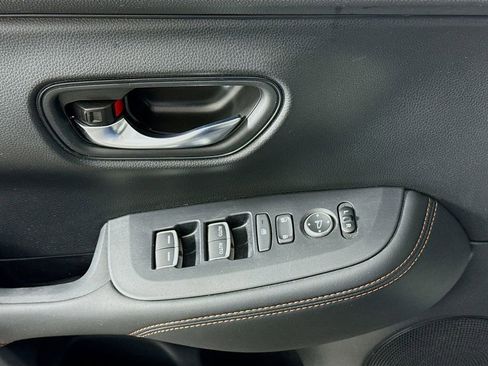 Certified 2025 Honda HR-V Sport image 15