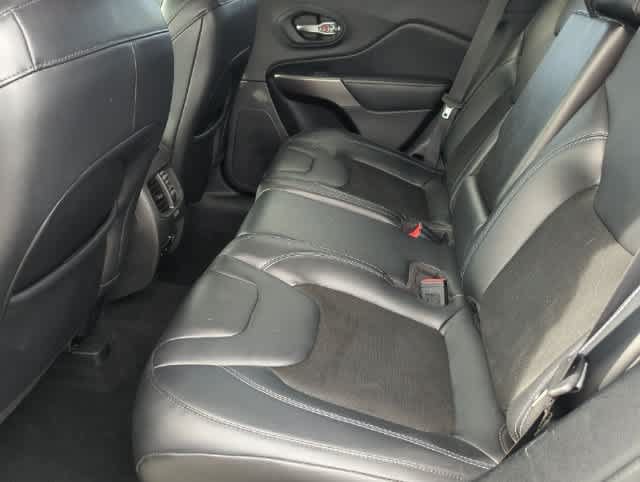 Certified 2020 Jeep Cherokee Latitude Plus w/ Cold Weather Group AWD/4WD image 19