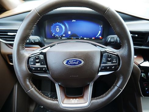 Used 2024 Ford Explorer King Ranch w/ Technology Package AWD/4WD image 20